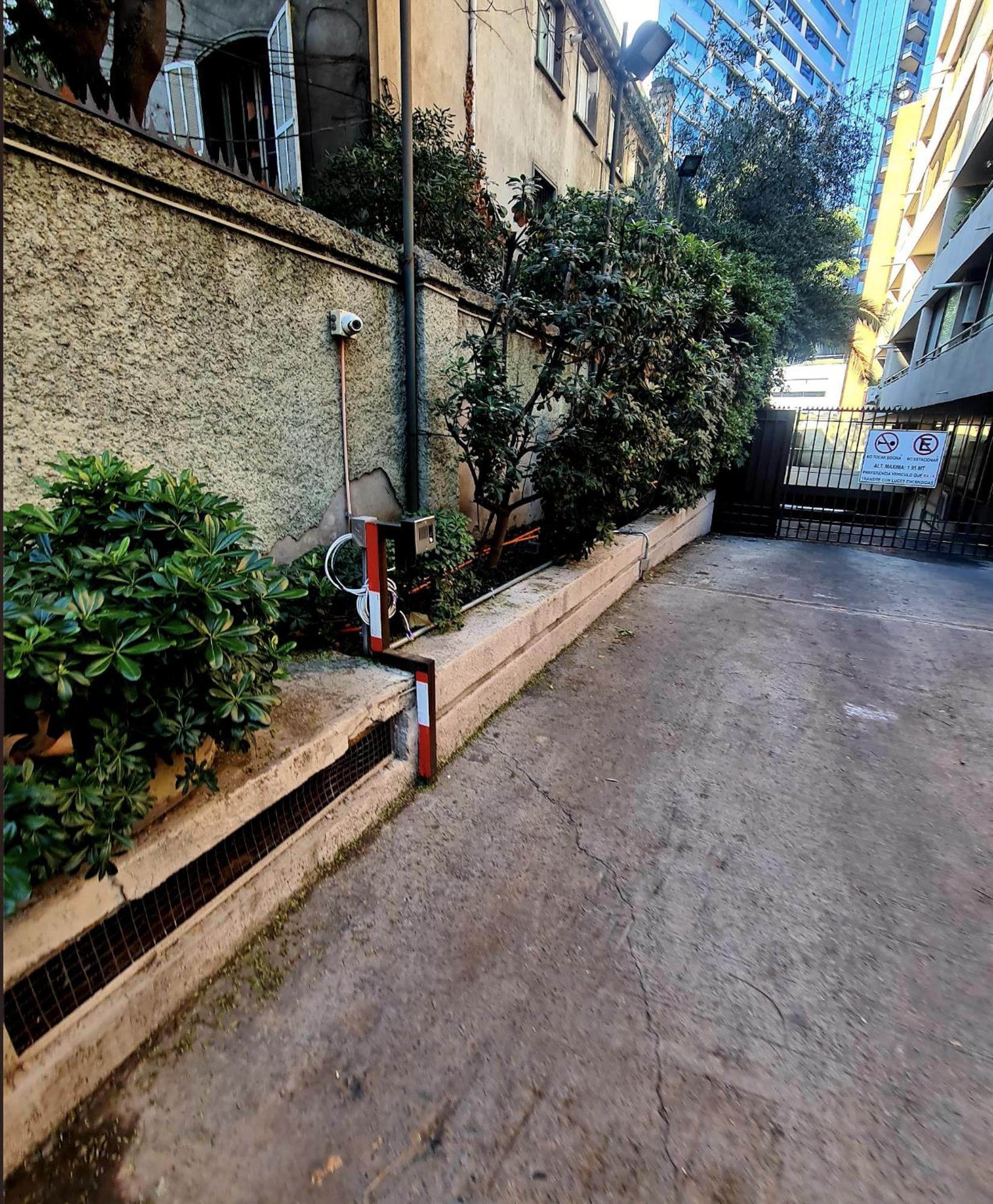 Apartamento San Sebastian Las Condes I Piscina I Estacionamiento * Santiago